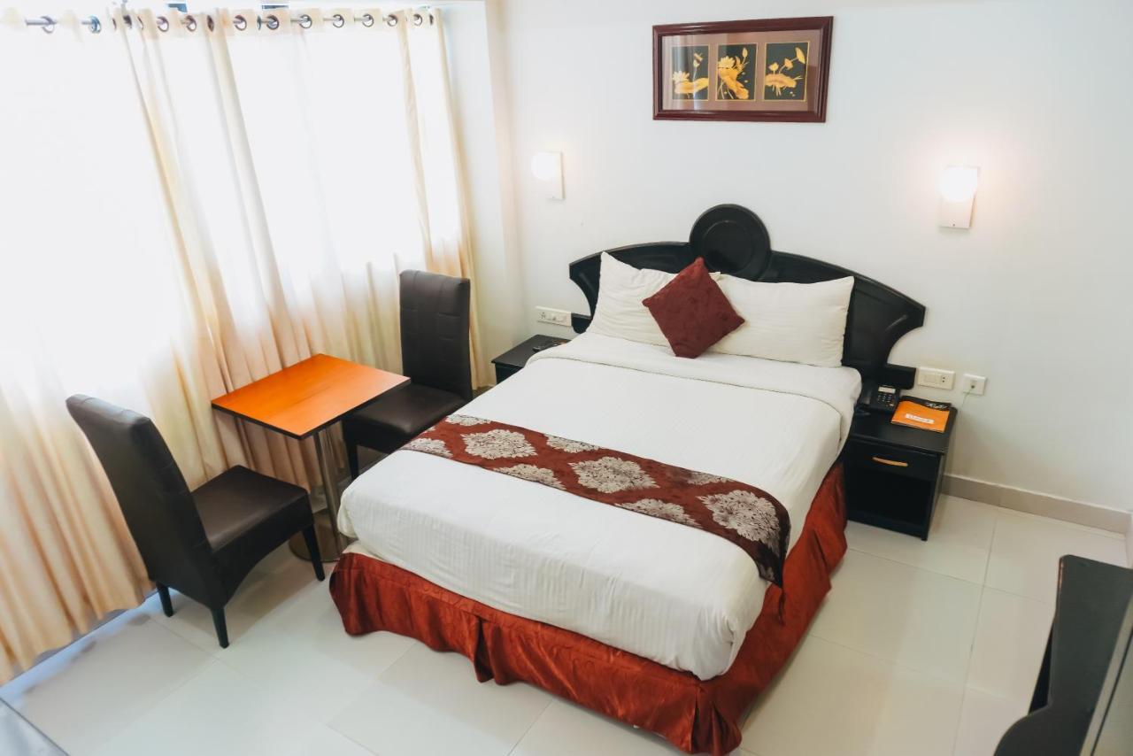 Chothys Park Hotel Thiruvananthapuram Exterior photo