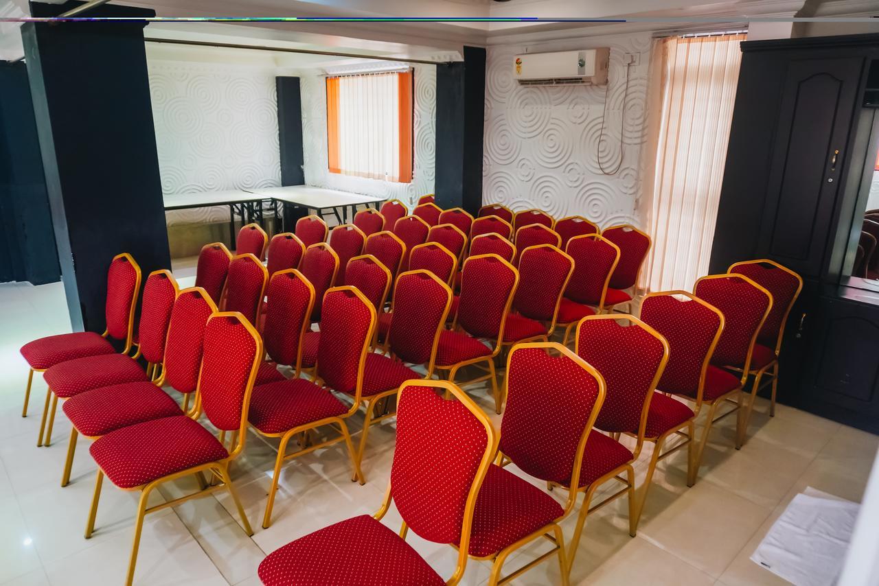 Chothys Park Hotel Thiruvananthapuram Exterior photo